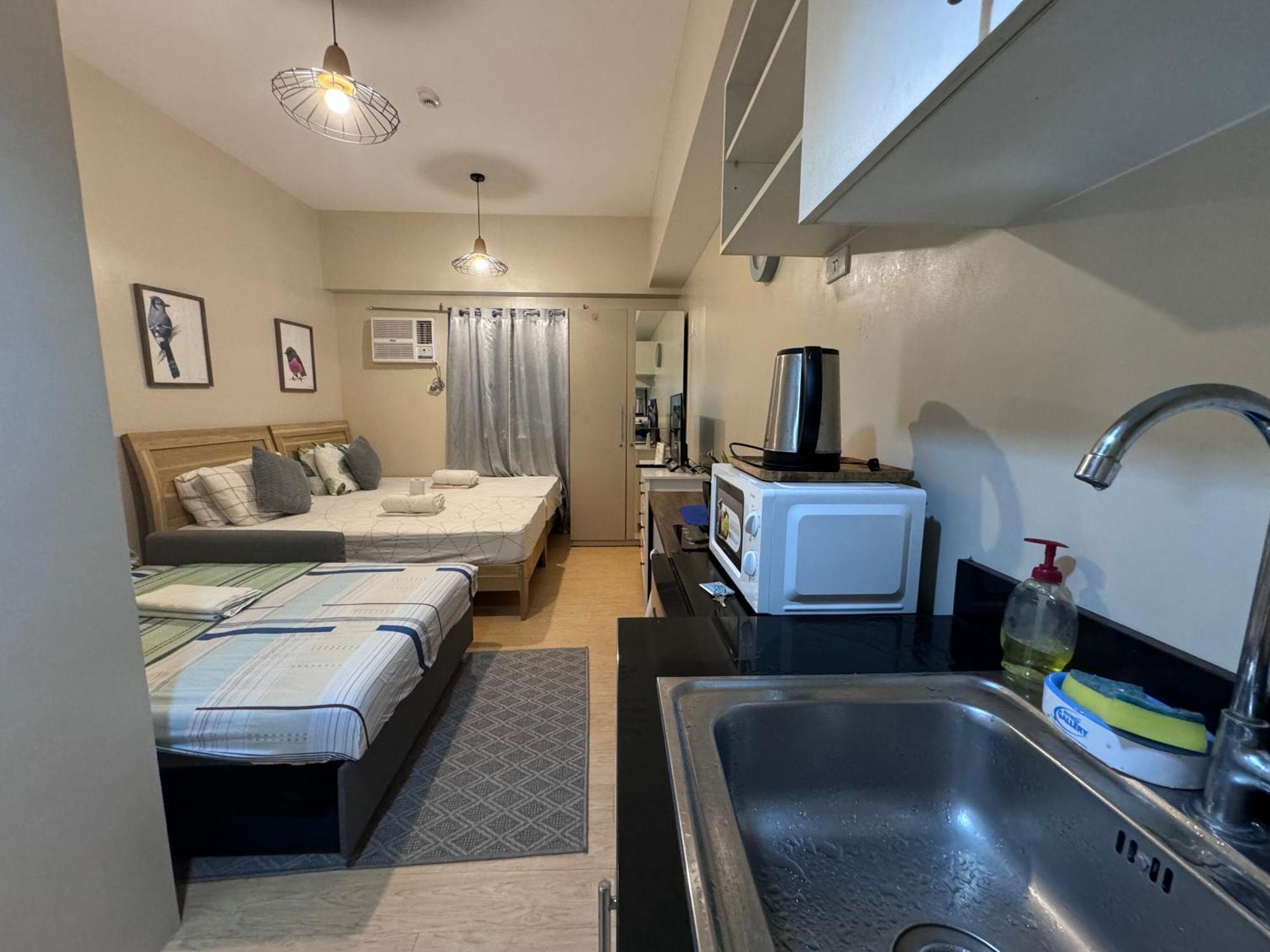 Luxanos Place- Sunvida Tower Apartment *