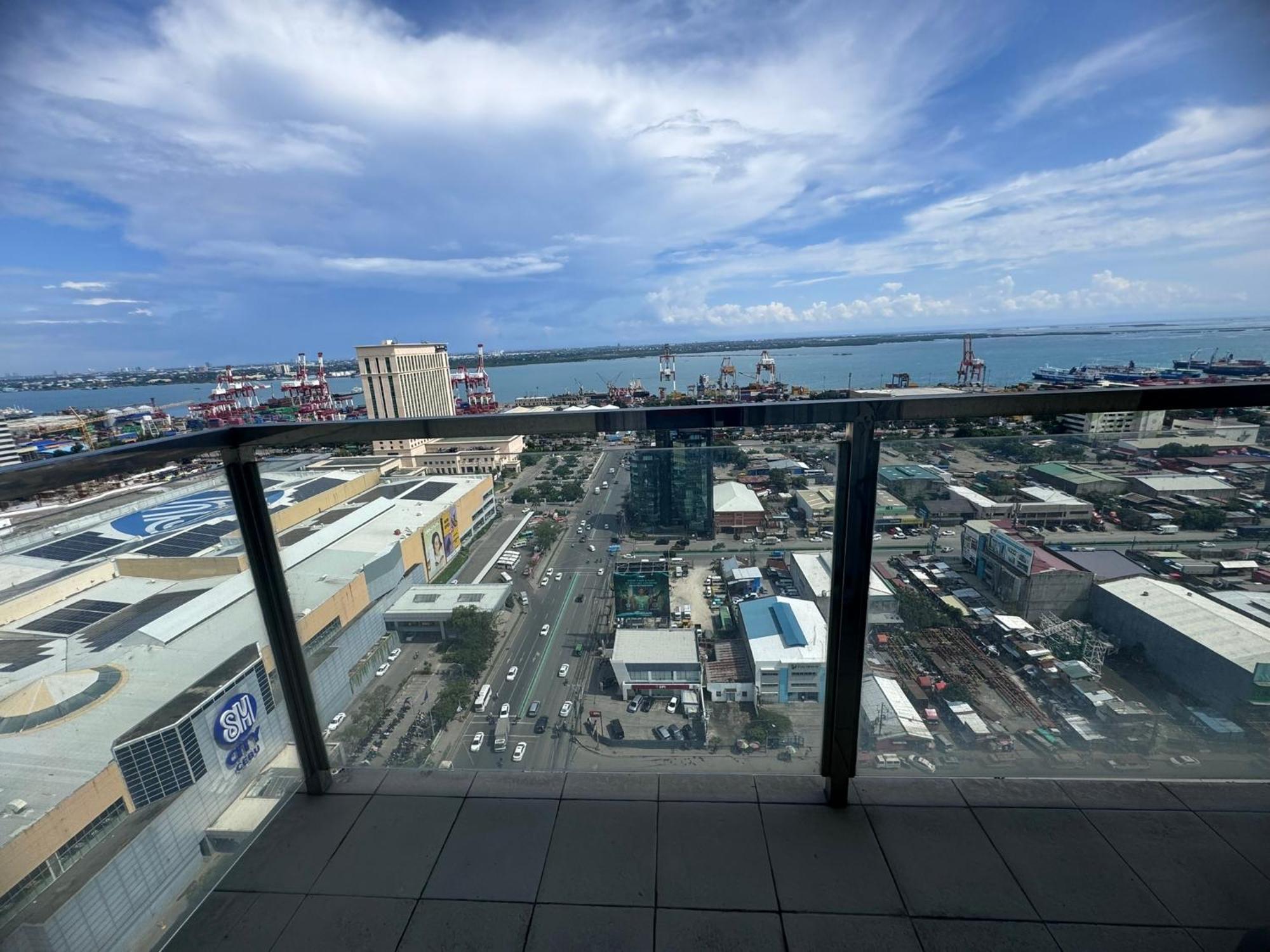 Luxanos Place- Sunvida Tower