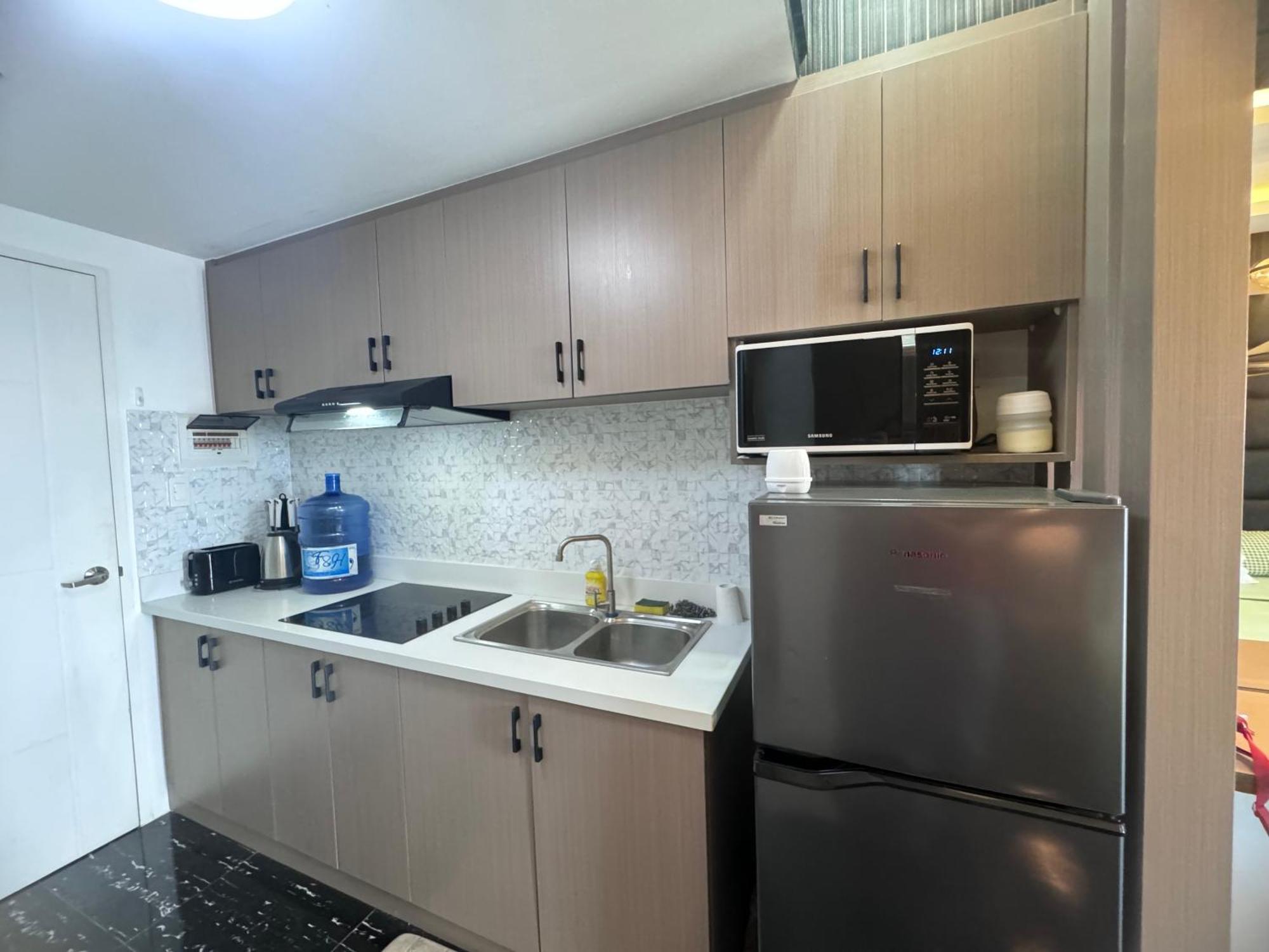 Luxanos Place- Sunvida Tower