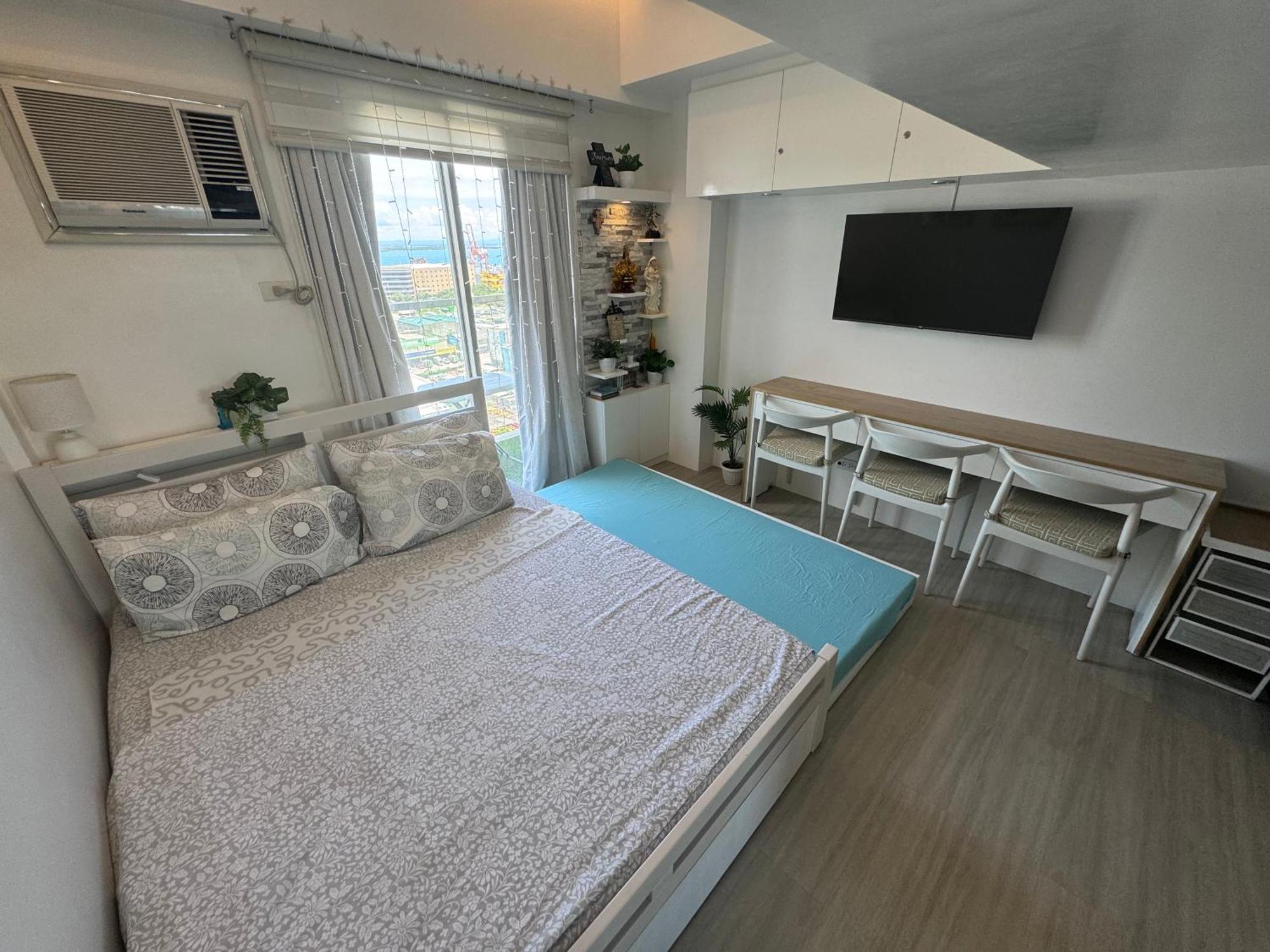 Luxanos Place- Sunvida Tower Apartment
