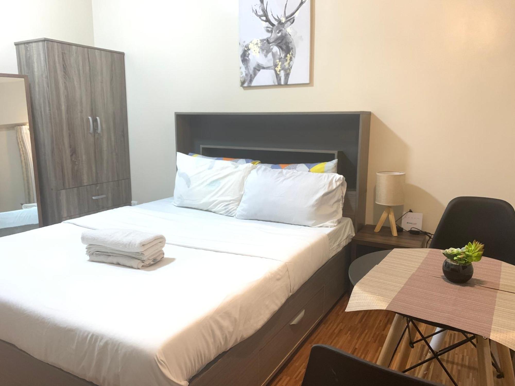 Luxanos Place- Sunvida Tower Apartment *