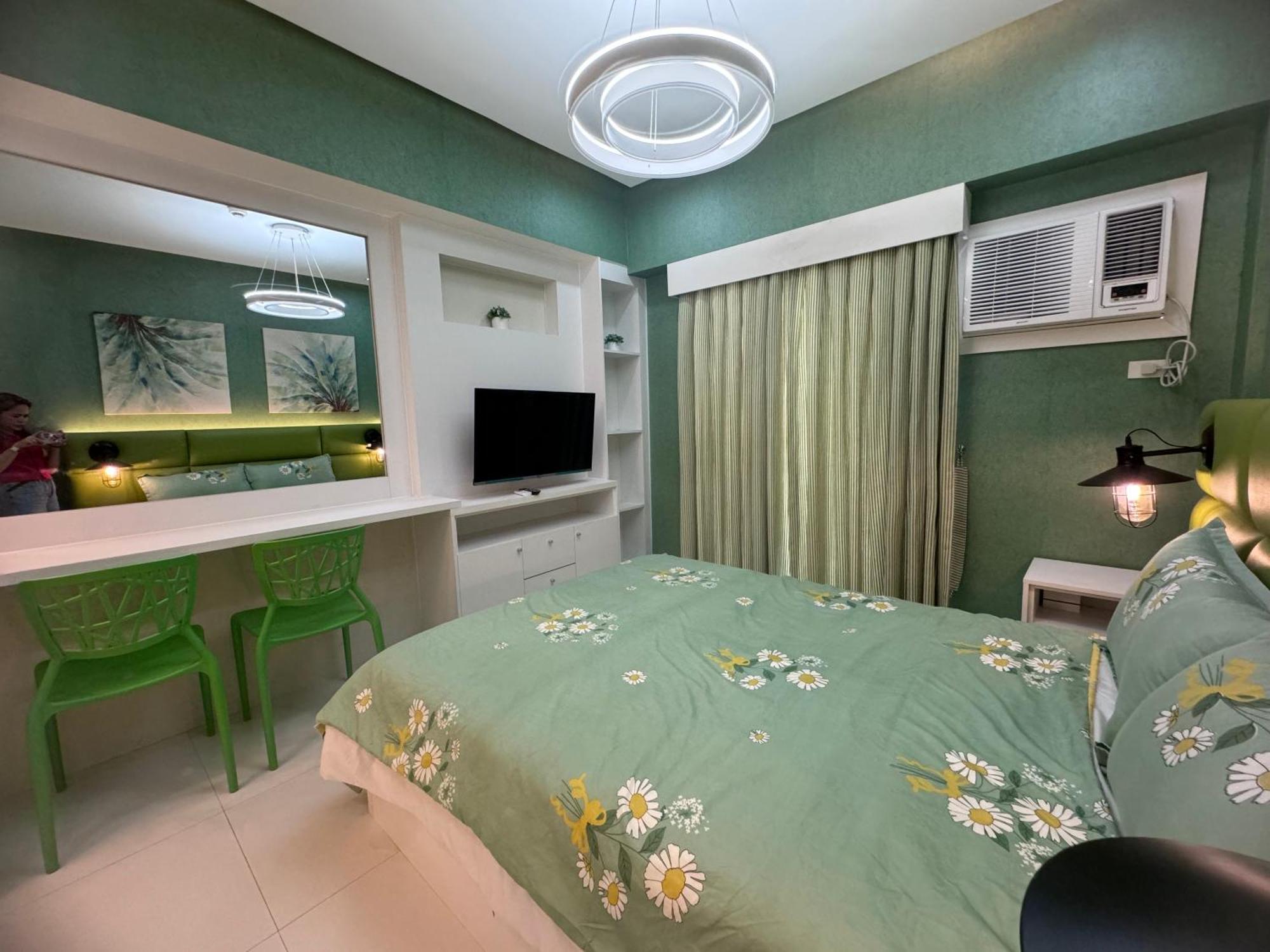 Luxanos Place- Sunvida Tower Apartment